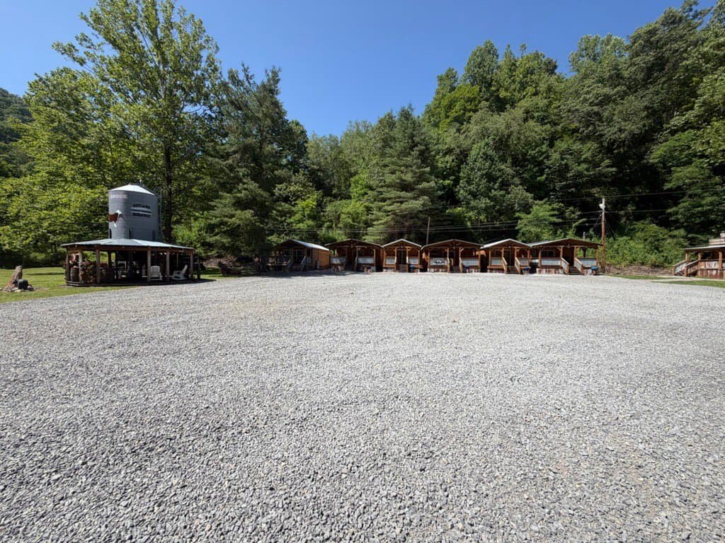 The Outlaws Hideaway Cabin 4