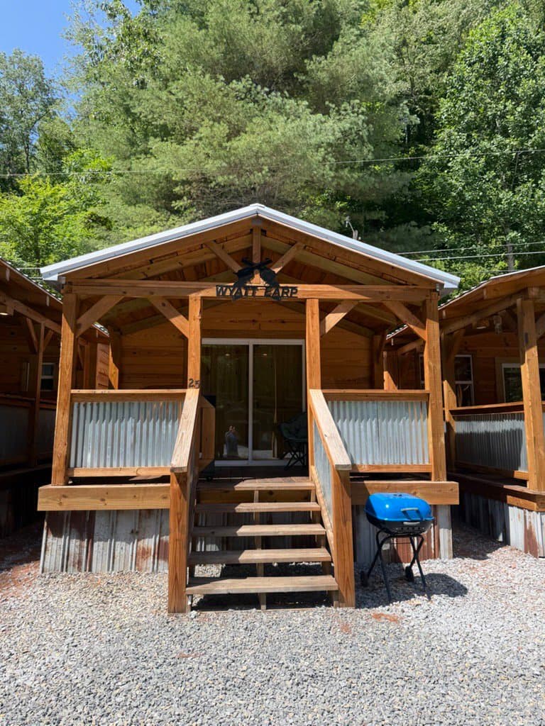 The Outlaws Hideaway Cabin 2.5