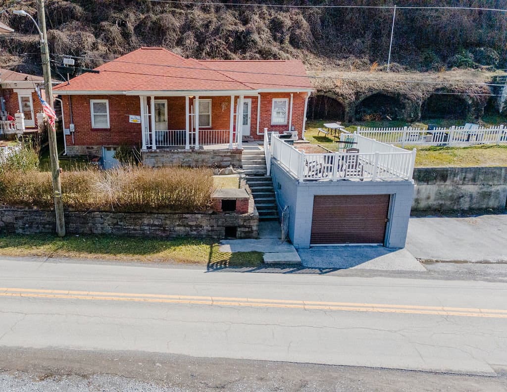Sams Annex House