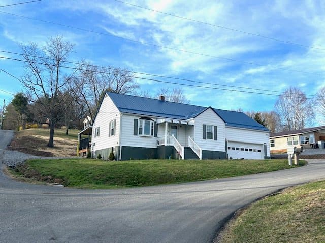 Bluewell Trail Retreat