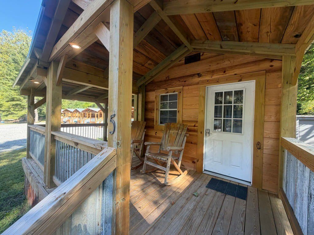 The Outlaws Hideaway Cabin 5